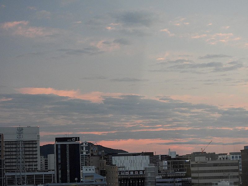 朝の空