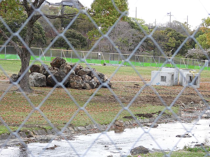 コンクリート桝が待機中